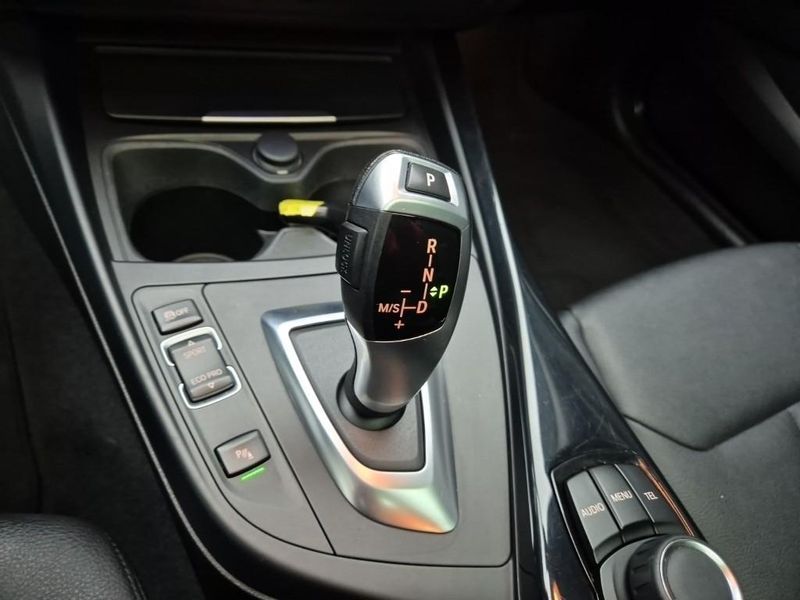 2014 BMW 1 Series 118d Urban Pack1 5Dr photo 12