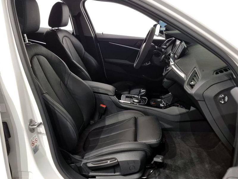 2021 BMW 1 Series 120i Advantage photo 10