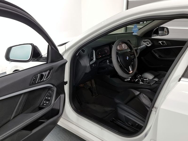 2021 BMW 1 Series 120i Advantage photo 11