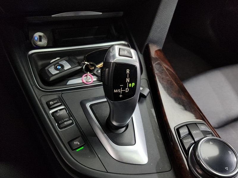 2014 BMW 3 Series 320d xDrive photo 9