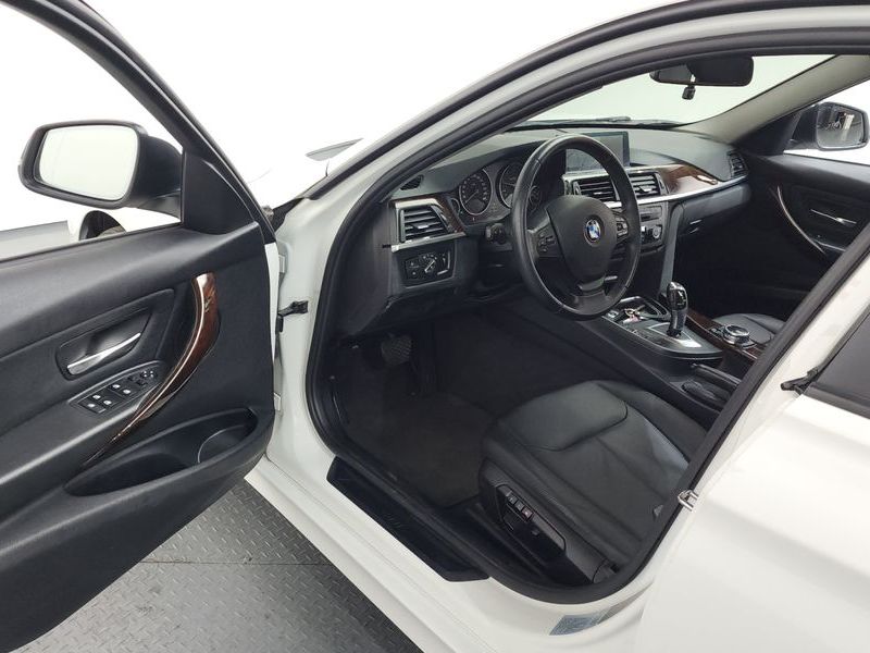 2014 BMW 3 Series 320d xDrive photo 10
