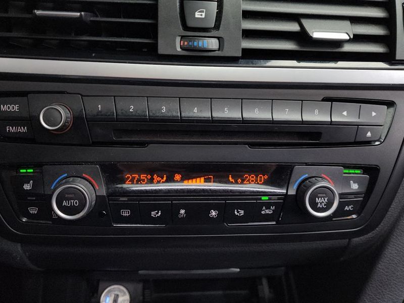 2014 BMW 3 Series 320d xDrive photo 17