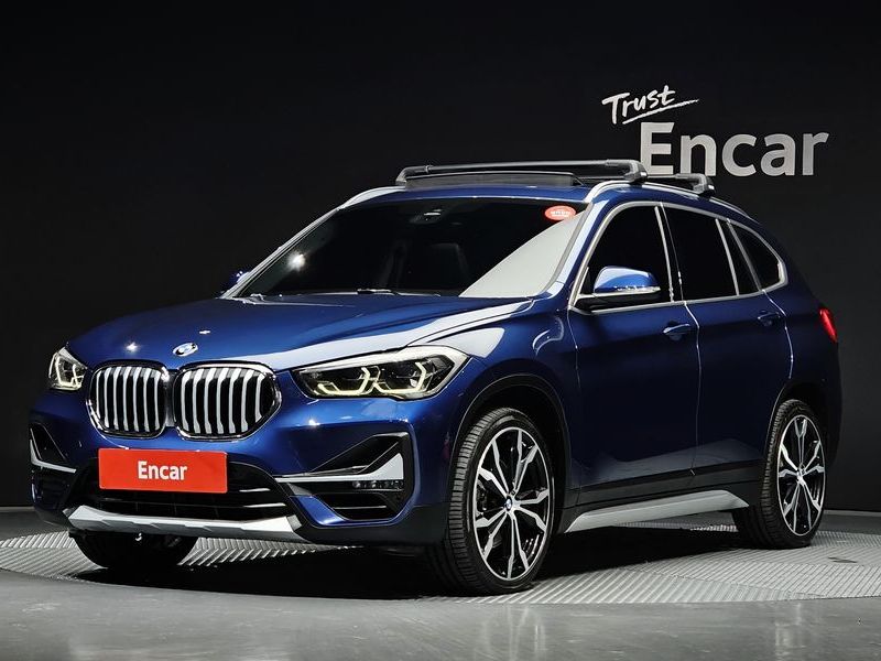 2021 BMW X1 xDrive 20i xLine photo 1