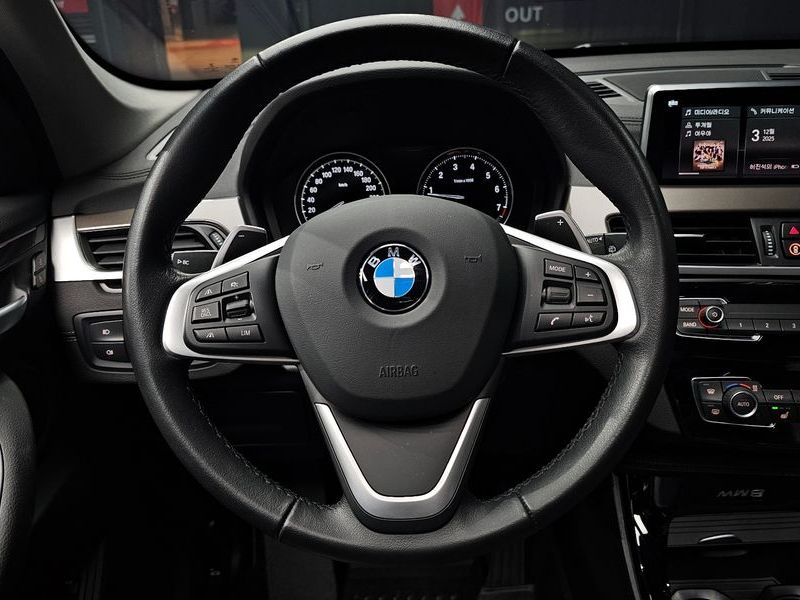 2021 BMW X1 xDrive 20i xLine photo 14