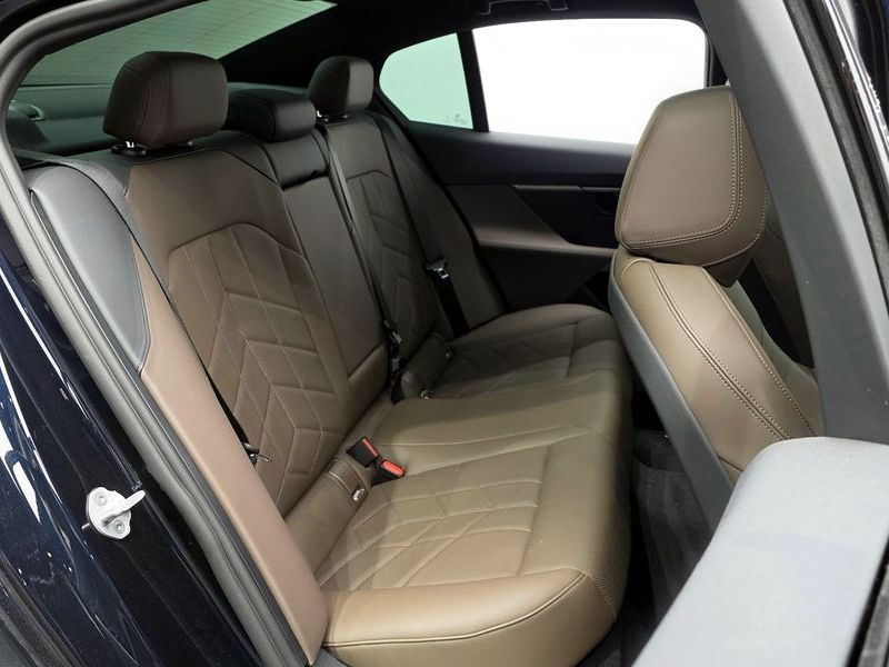 2026 BMW 5 Series 520i M Sport photo 11
