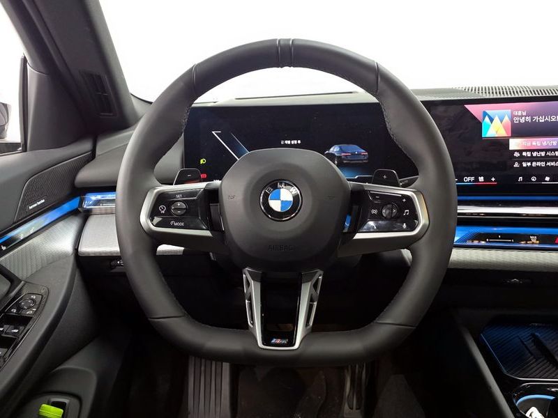 2026 BMW 5 Series 520i M Sport photo 12