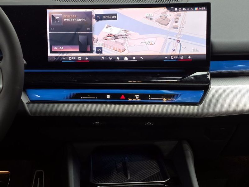 2026 BMW 5 Series 520i M Sport photo 13