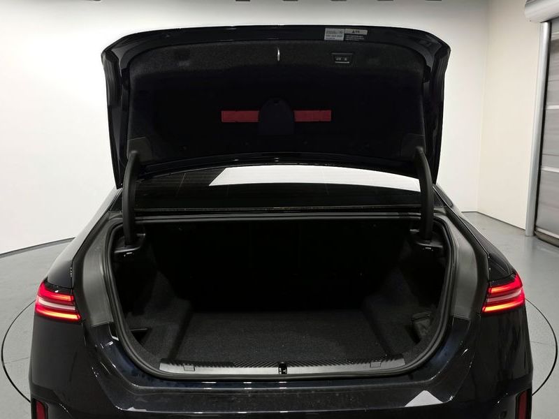 2026 BMW 5 Series 520i M Sport photo 20