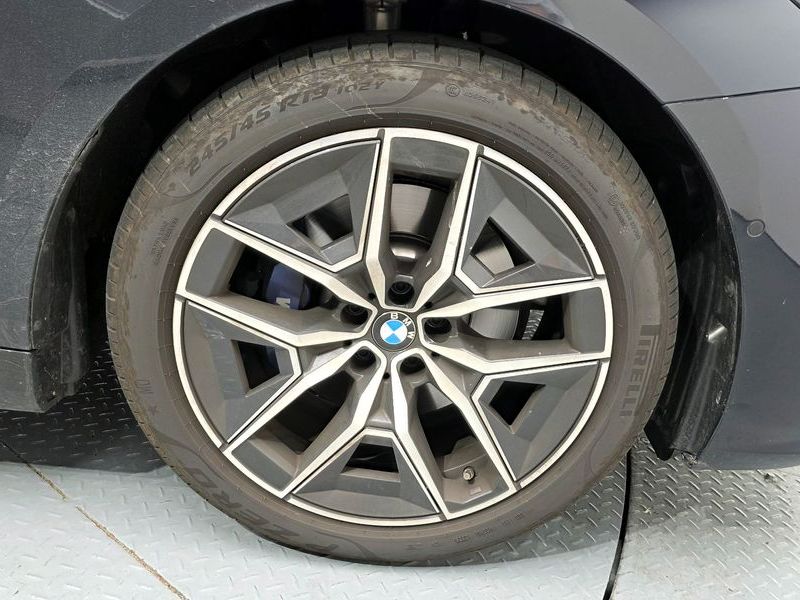 2026 BMW 5 Series 520i M Sport photo 21