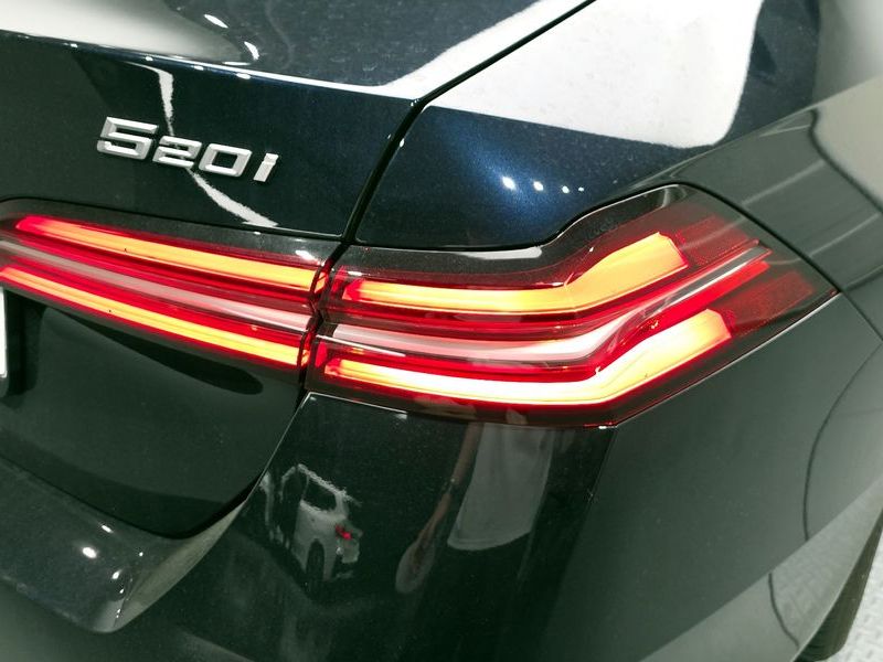 2026 BMW 5 Series 520i M Sport photo 23