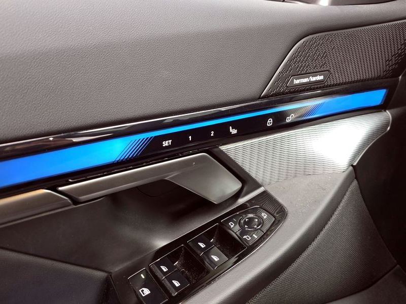 2026 BMW 5 Series 520i M Sport photo 27