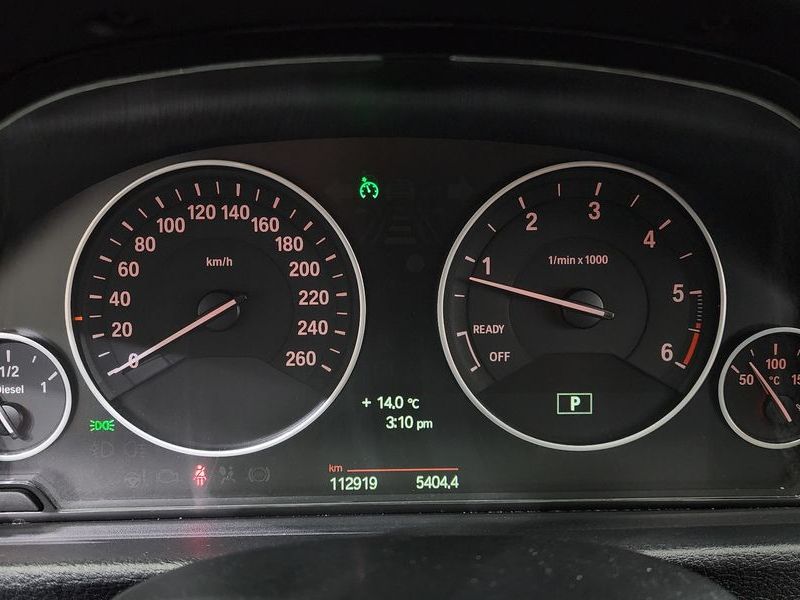 2012 BMW 3 Series 320d photo 8