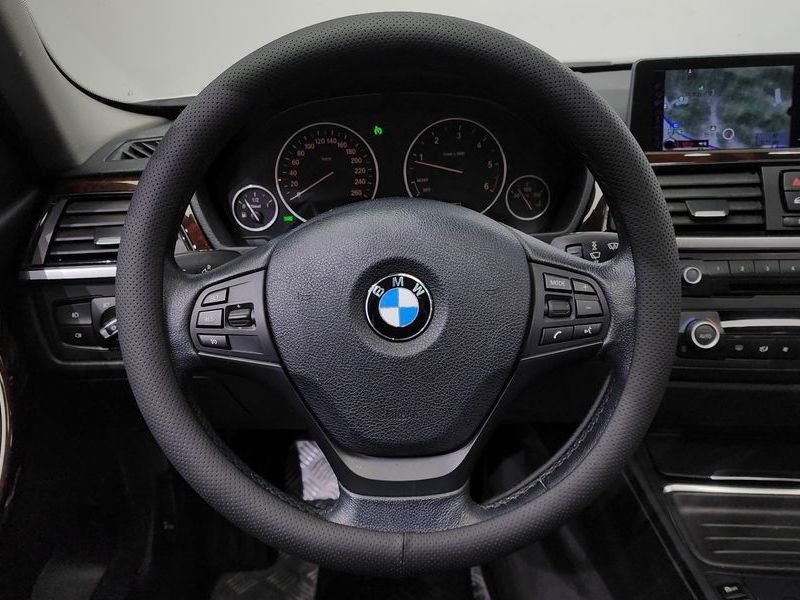 2012 BMW 3 Series 320d photo 15