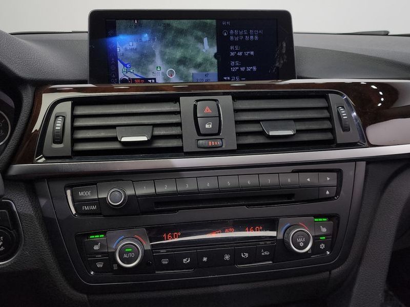 2012 BMW 3 Series 320d photo 18