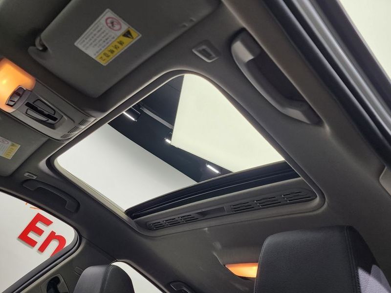 2012 BMW 3 Series 320d photo 20