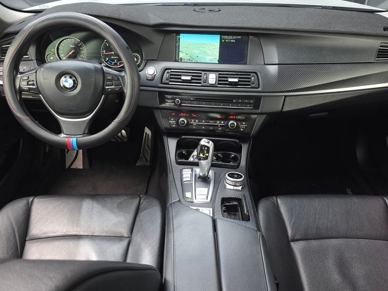 2013 BMW 5 Series 520d photo 7