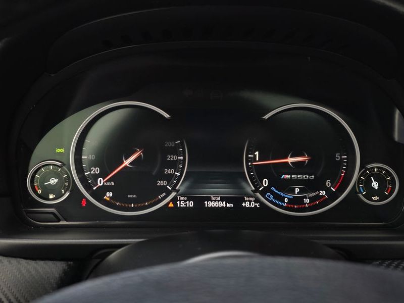 2013 BMW 5 Series 520d photo 8
