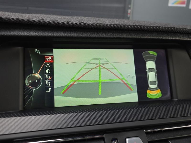 2013 BMW 5 Series 520d photo 16