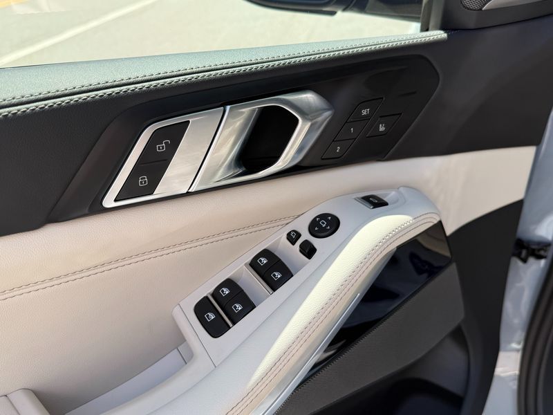 2026 BMW X5 xDrive 40d M Sport Online Exclusive Editon photo 8