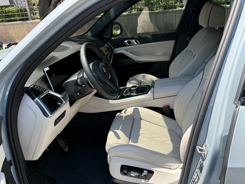 2026 BMW X5 xDrive 40d M Sport Online Exclusive Editon photo 10