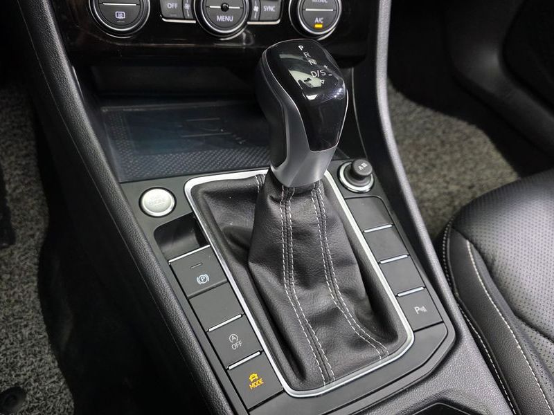 2023 Volkswagen Jetta 1.5 TSI Prestige photo 9