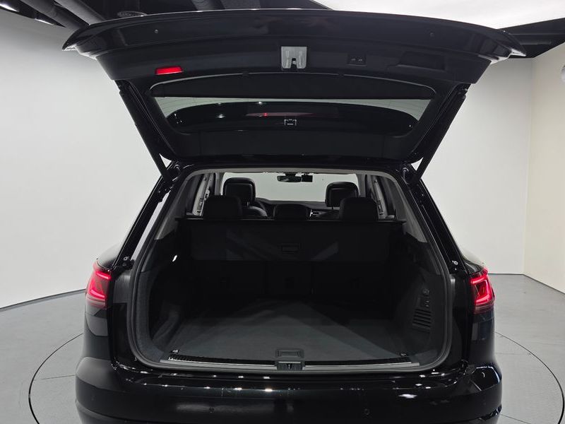 2026 Volkswagen Touareg 3.0 TDI Prestige photo 20