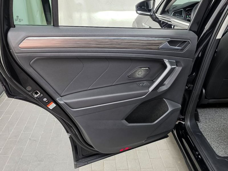 2023 Volkswagen Tiguan 2.0 TSI Prestige photo 25