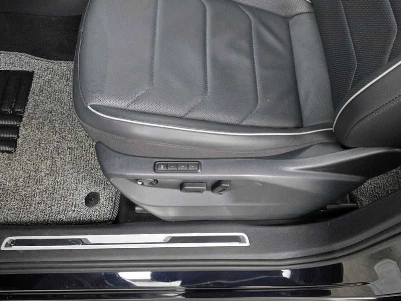 2023 Volkswagen Tiguan 2.0 TSI Prestige photo 26