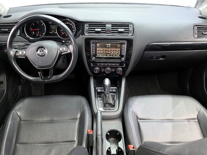2015 Volkswagen Jetta 2.0 TDI BlueMotion Premium 6th photo 7