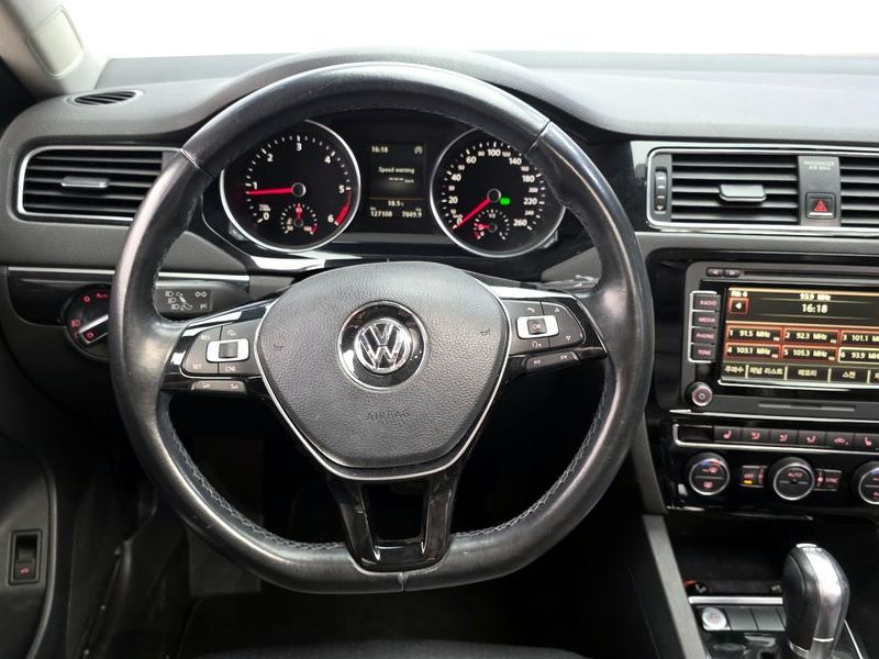 2015 Volkswagen Jetta 2.0 TDI BlueMotion Premium 6th photo 13
