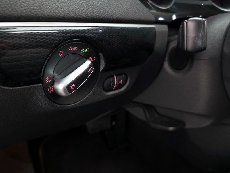 2015 Volkswagen Jetta 2.0 TDI BlueMotion Premium 6th photo 19