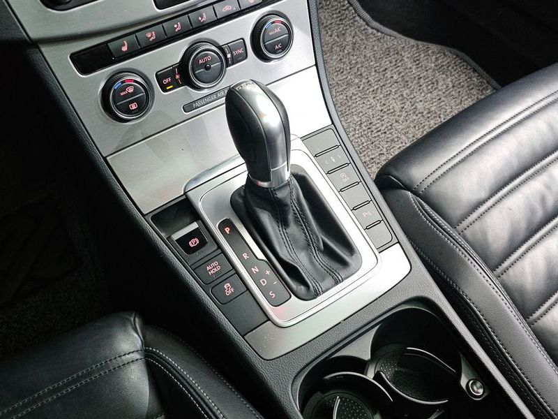 2016 Volkswagen New CC 2.0 TDI BlueMotion photo 9