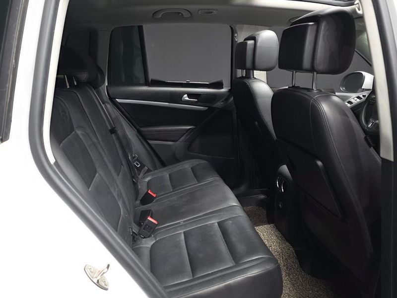 2016 Volkswagen Tiguan 2.0 TDI Premium 5N photo 12