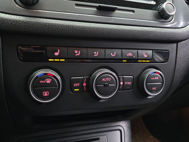 2016 Volkswagen Tiguan 2.0 TDI Premium 5N photo 17