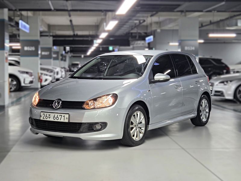 2013 Volkswagen Golf 1.6 TDI Blue Motion StyleEdition photo 1