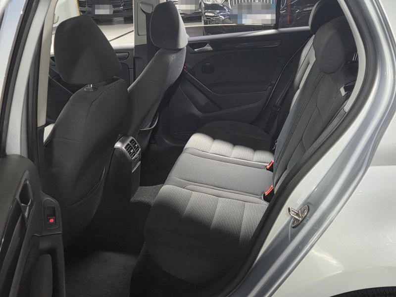 2013 Volkswagen Golf 1.6 TDI Blue Motion StyleEdition photo 11