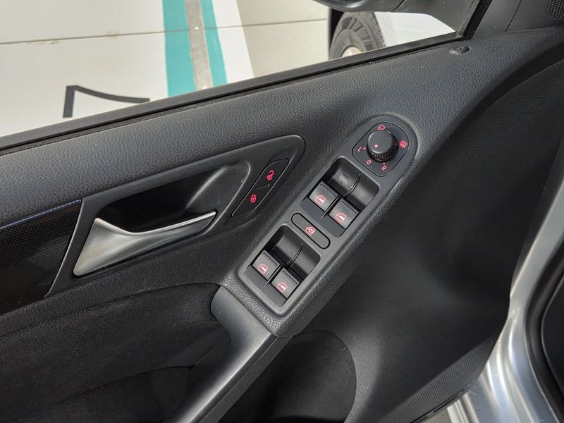 2013 Volkswagen Golf 1.6 TDI Blue Motion StyleEdition photo 12