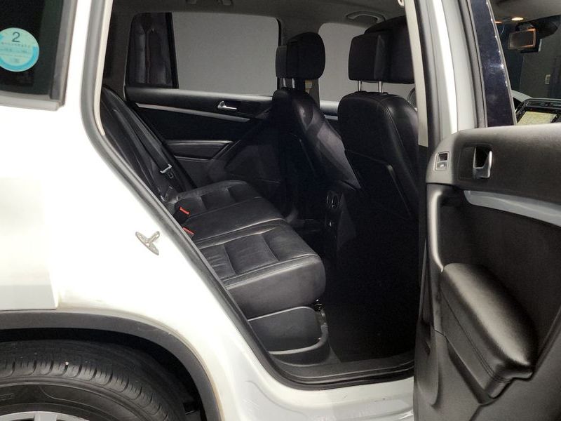 2015 Volkswagen Tiguan 2.0 TDI Comfort 5N photo 12