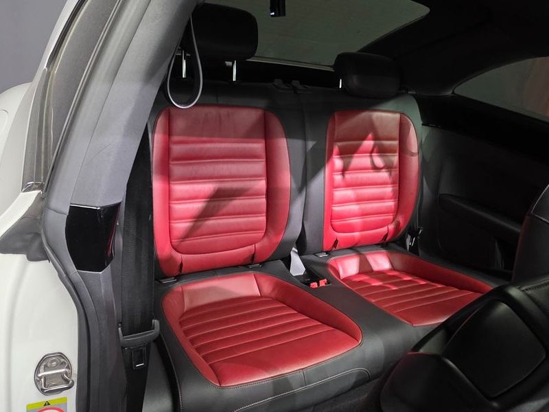 2014 Volkswagen Beetle 2.0 TDI 3rd photo 11