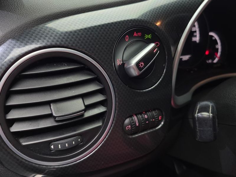 2014 Volkswagen Beetle 2.0 TDI 3rd photo 17