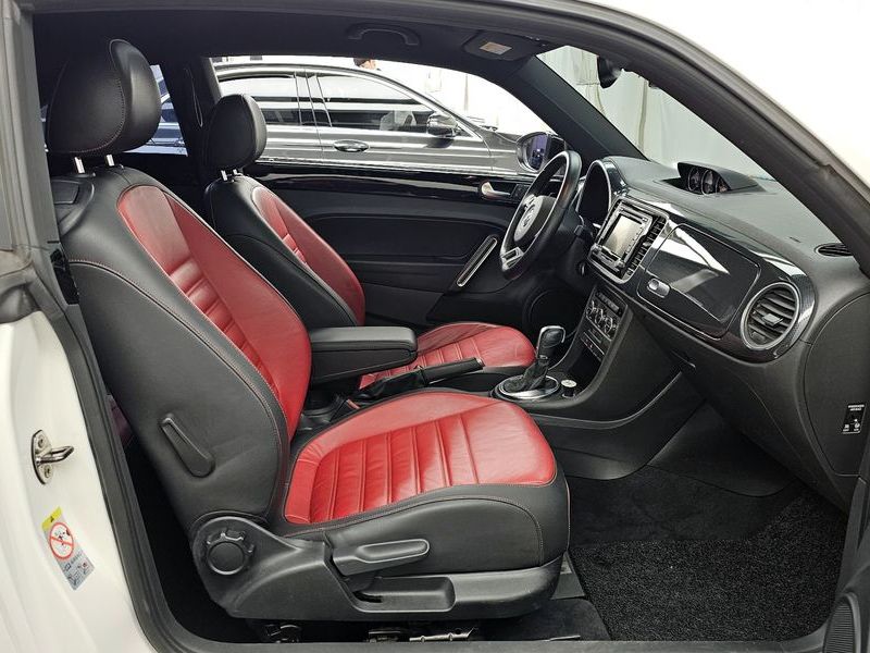 2013 Volkswagen Beetle 2.0 TDI Premium 3rd photo 11