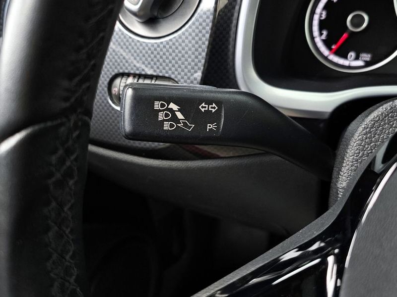 2013 Volkswagen Beetle 2.0 TDI Premium 3rd photo 14