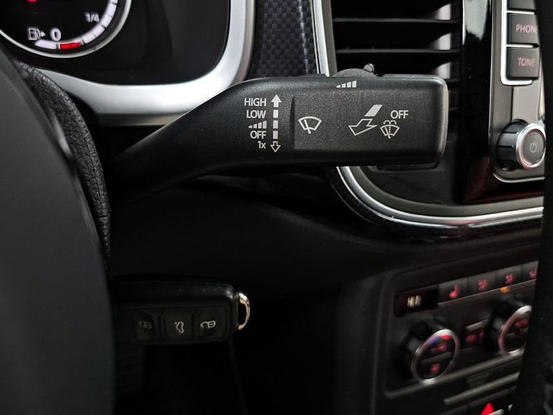2013 Volkswagen Beetle 2.0 TDI Premium 3rd photo 15