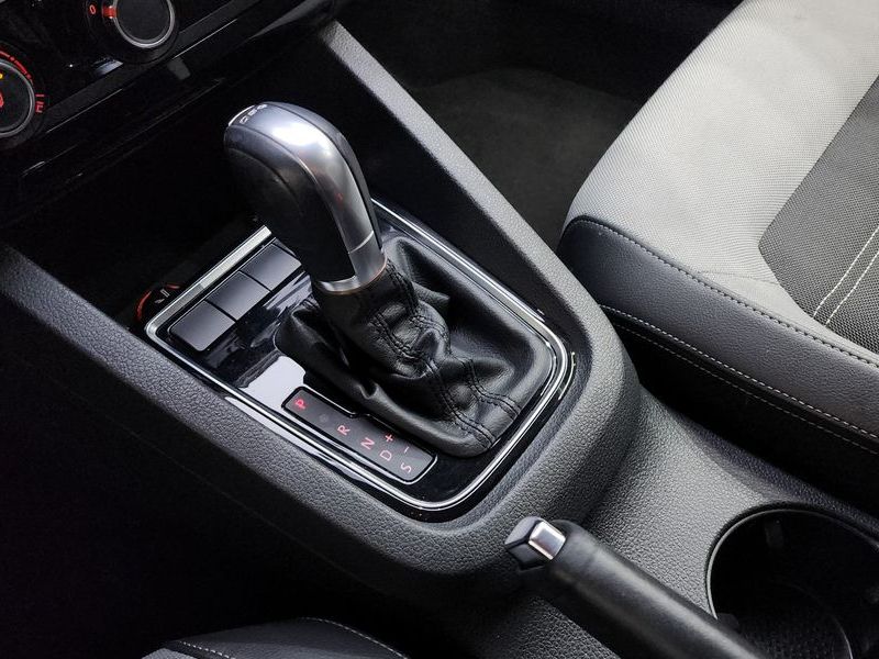 2015 Volkswagen Jetta 2.0 TDI BlueMotion 6th photo 9