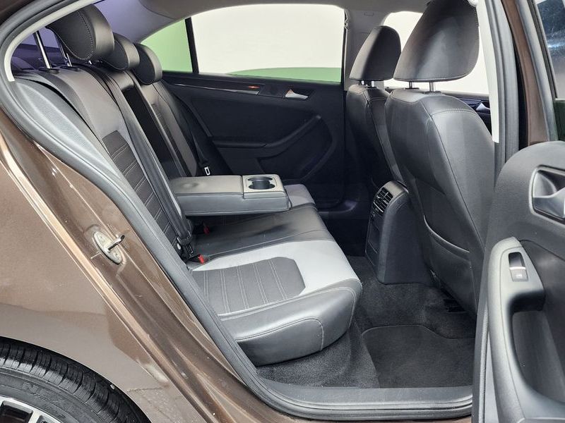 2015 Volkswagen Jetta 2.0 TDI BlueMotion 6th photo 12