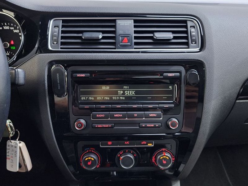 2015 Volkswagen Jetta 2.0 TDI BlueMotion 6th photo 15