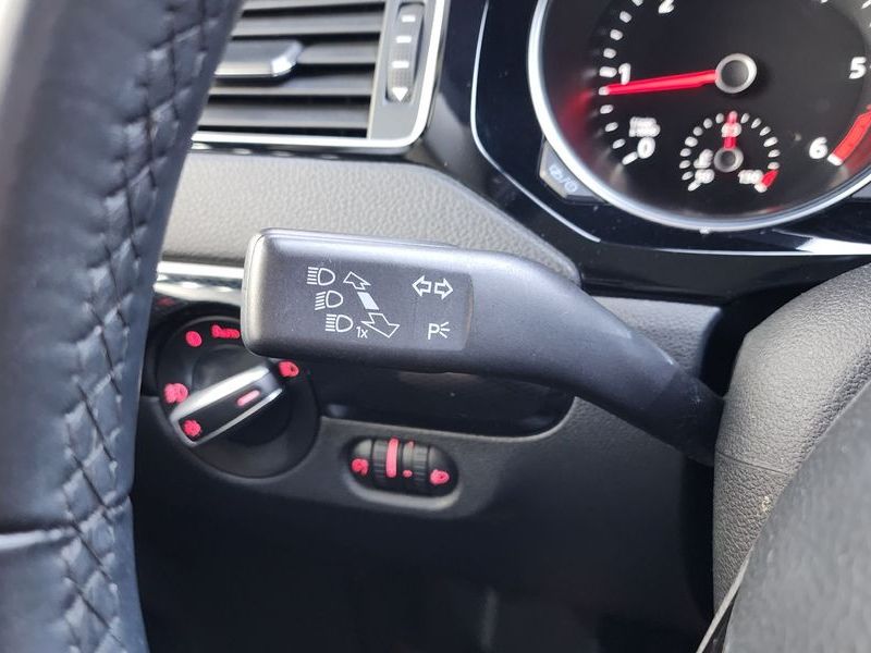 2015 Volkswagen Jetta 2.0 TDI BlueMotion 6th photo 18