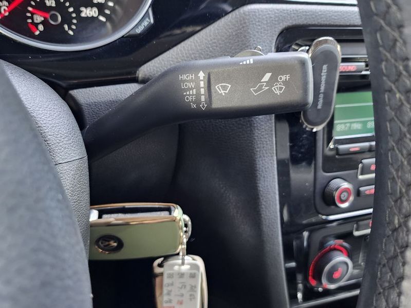 2015 Volkswagen Jetta 2.0 TDI BlueMotion 6th photo 19