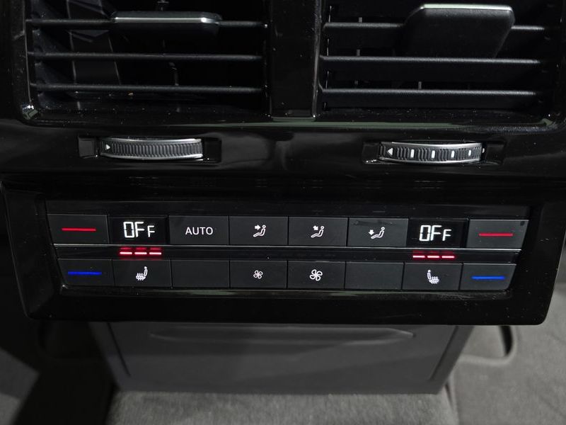 2023 Volkswagen Touareg 3.0 TDI Prestige photo 18