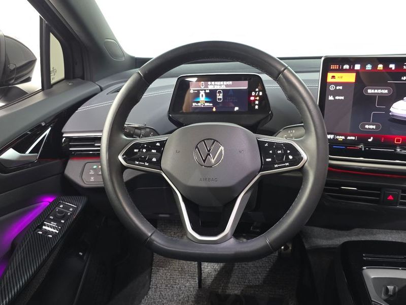 2025 Volkswagen ID.4 Pro photo 13